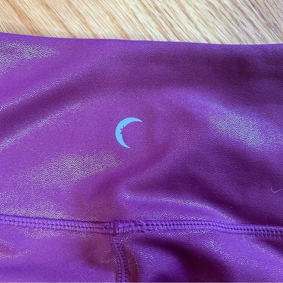 Zyia Lipgloss Metallic Capri Leggings Size 6/8 - Picture 6 of 8